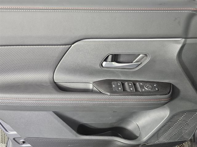 2025 Nissan Kicks SR Intelligent AWD
