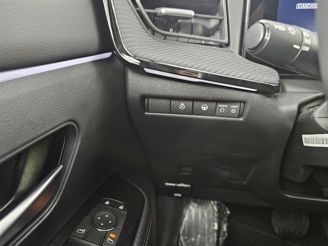 2025 Nissan Kicks SR Intelligent AWD