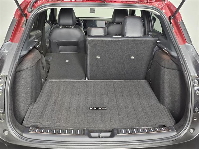 2025 Nissan Kicks SR Intelligent AWD