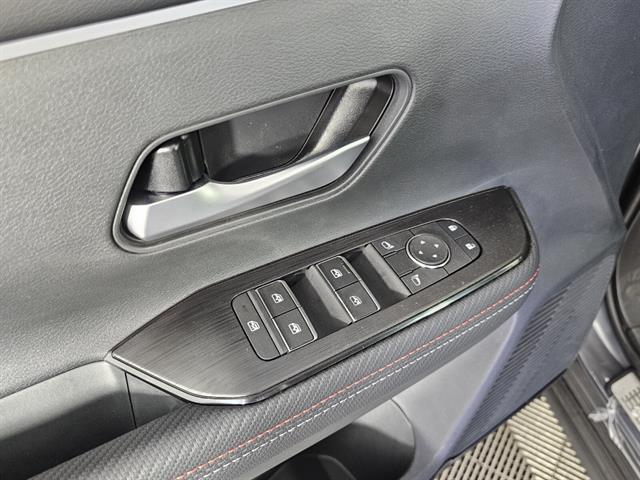 2025 Nissan Kicks SR Intelligent AWD