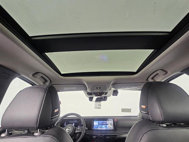 2025 Nissan Kicks SR Intelligent AWD