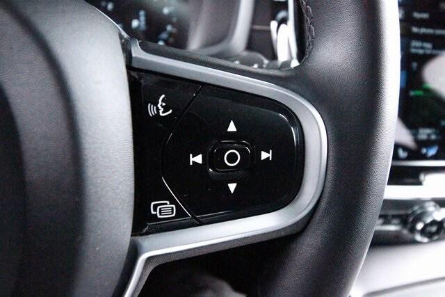 2022 Volvo S60 B5 Black Edition R-Design