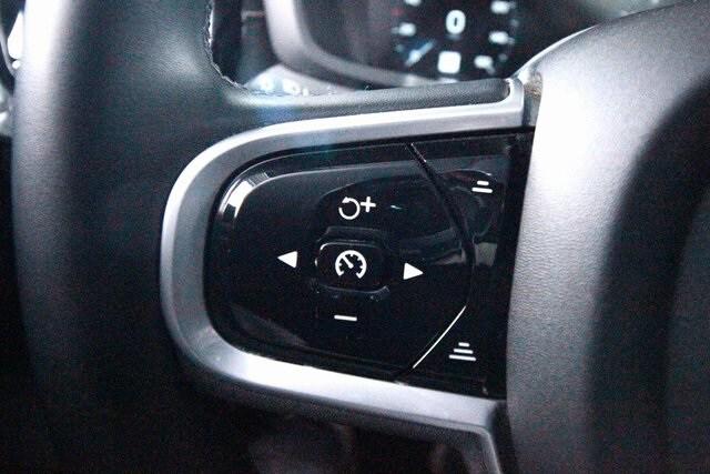 2022 Volvo S60 B5 Black Edition R-Design