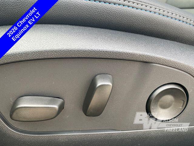 2026 Chevrolet Equinox LT2 w/PDE