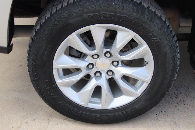 2022 Chevrolet Silverado 1500 2WD Crew Cab Short Bed Custom