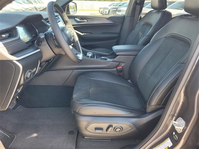 2025 Jeep Grand Cherokee GRAND CHEROKEE L ALTITUDE X 4X2 2025 Jeep Grand Cherokee GRAND CHEROKEE L ALTITUDE X 4X2