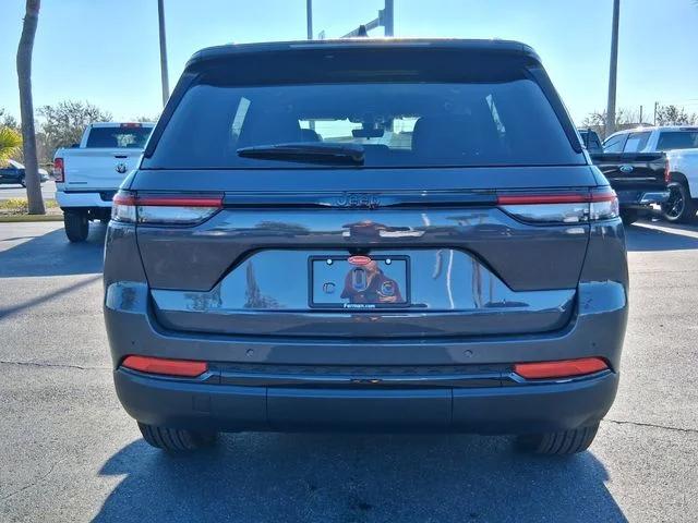 2025 Jeep Grand Cherokee Altitude 4x2