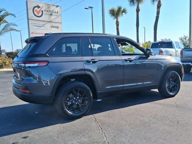 2025 Jeep Grand Cherokee Altitude 4x2