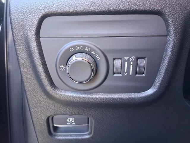 2025 Jeep Grand Cherokee Altitude 4x2
