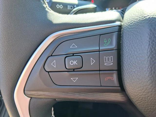 2025 Jeep Grand Cherokee Altitude 4x2
