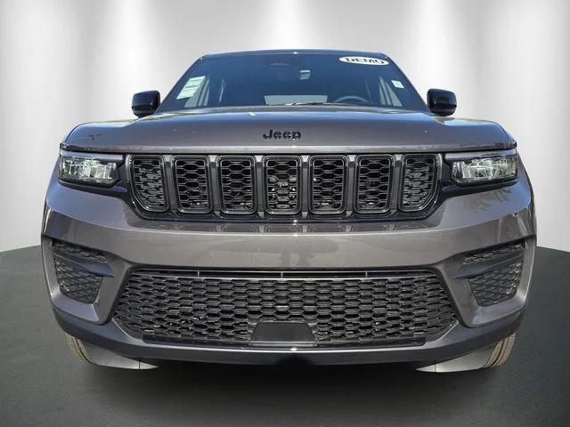 2025 Jeep Grand Cherokee Altitude 4x2