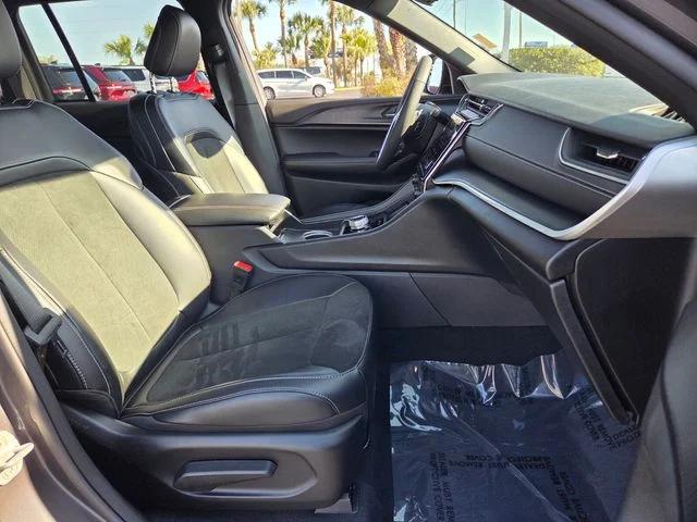 2025 Jeep Grand Cherokee Altitude 4x2