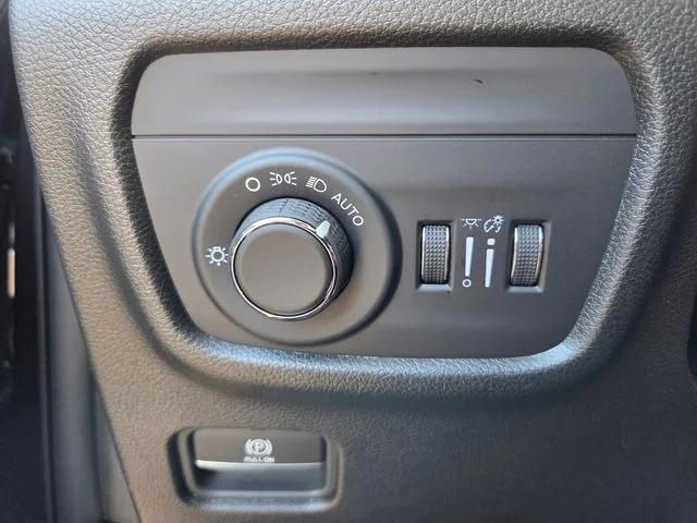 2025 Jeep Grand Cherokee Altitude 4x2