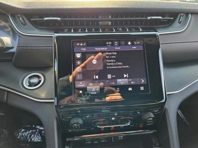 2025 Jeep Grand Cherokee Altitude 4x2