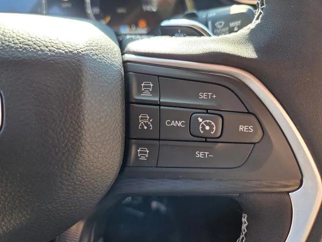 2025 Jeep Grand Cherokee Altitude 4x2
