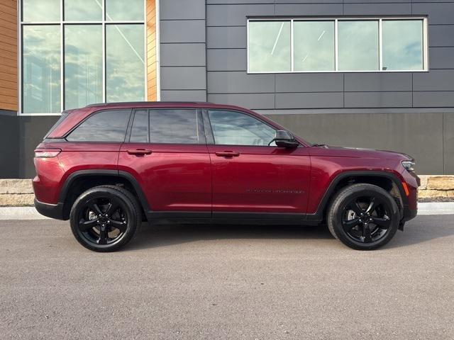 2023 Jeep Grand Cherokee Altitude 4x4 2023 Jeep Grand Cherokee Altitude 4x4