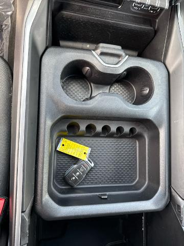 2022 Ram 1500 Big Horn Crew Cab 4x4 5'7" Box