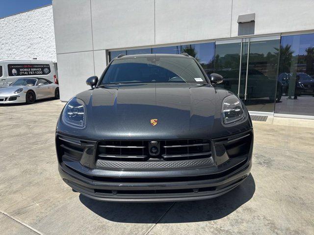 2024 Porsche Macan  2024 Porsche Macan