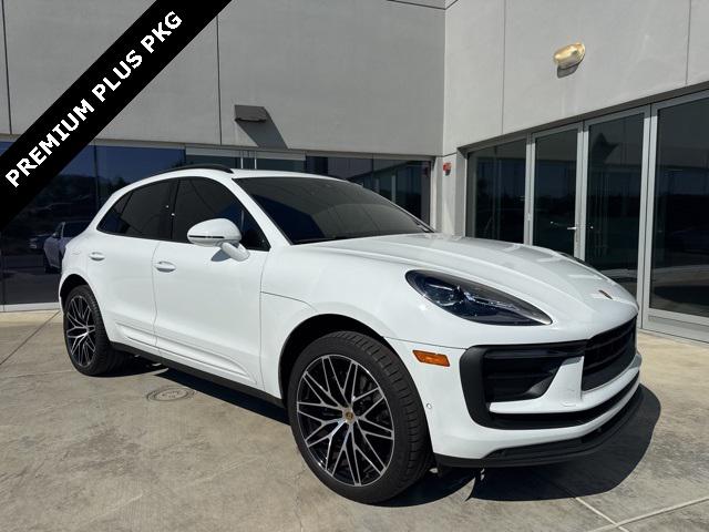 2022 Porsche Macan Base 2022 Porsche Macan Base