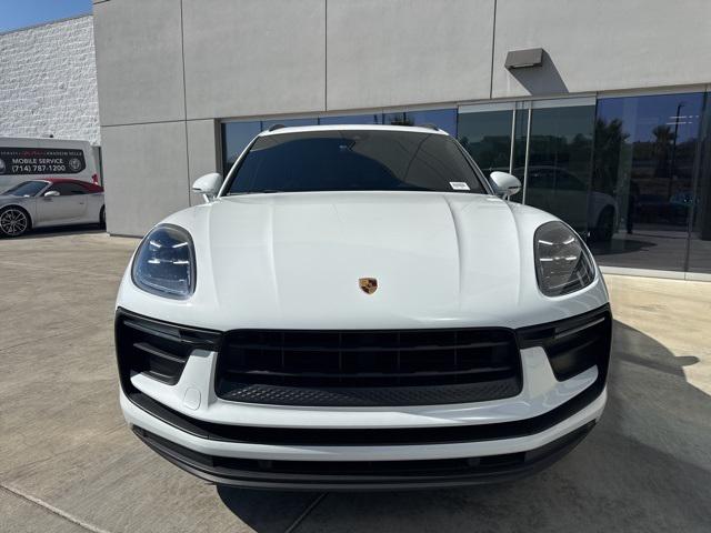 2022 Porsche Macan Base 2022 Porsche Macan Base