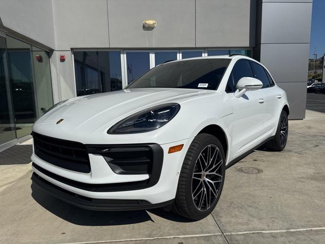 2022 Porsche Macan Base 2022 Porsche Macan Base