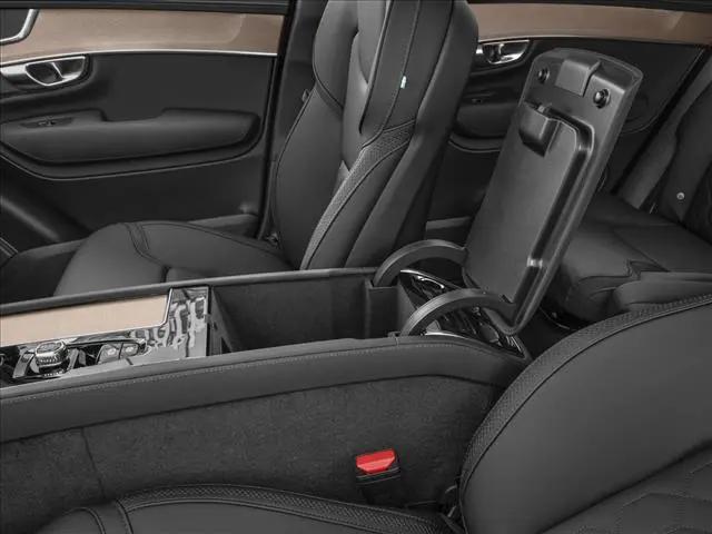 2026 Volvo XC90 Plus, B6 AWD Gas (mild hybrid), Gasoline, Bright, 7 Seats