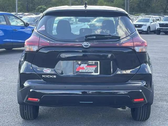 2025 Nissan Kicks S