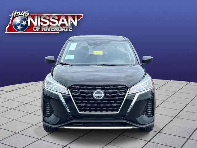 2025 Nissan Kicks S
