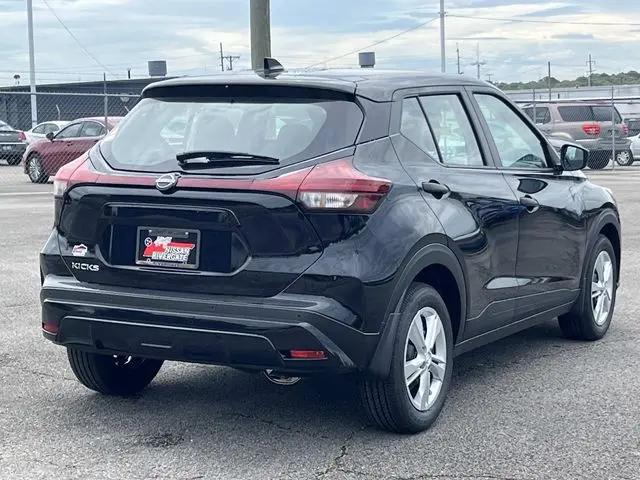 2025 Nissan Kicks S