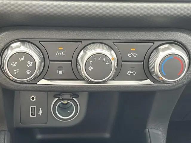 2025 Nissan Kicks S