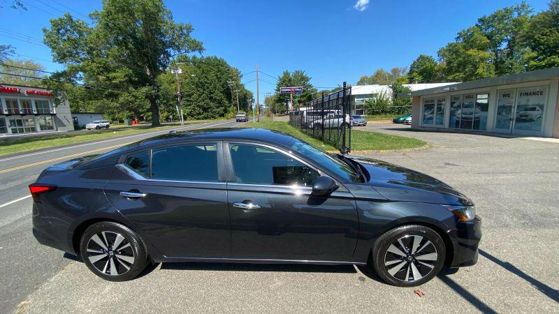 2022 Nissan Altima SV FWD