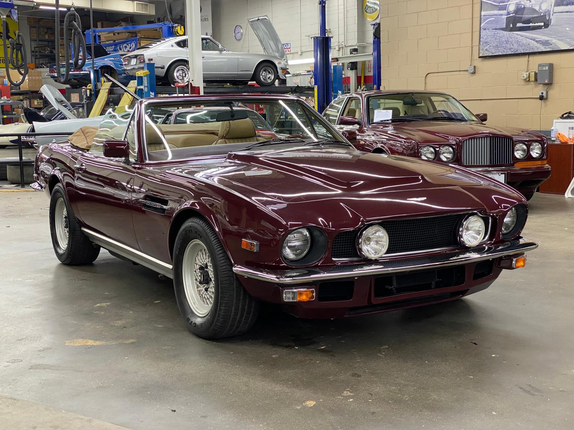 /1985 Aston-Martin V8-Volante