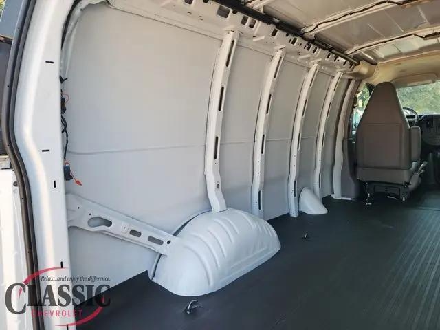 2025 Chevrolet Express Cargo Van RWD 2500 Regular Wheelbase WT