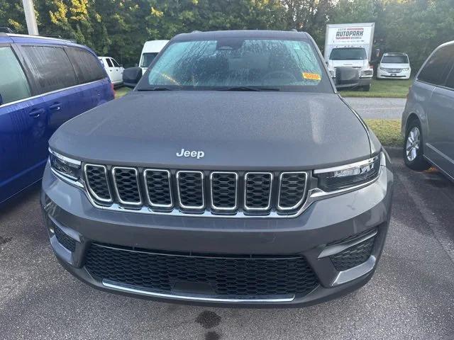 2025 Jeep Grand Cherokee Laredo X 4x4
