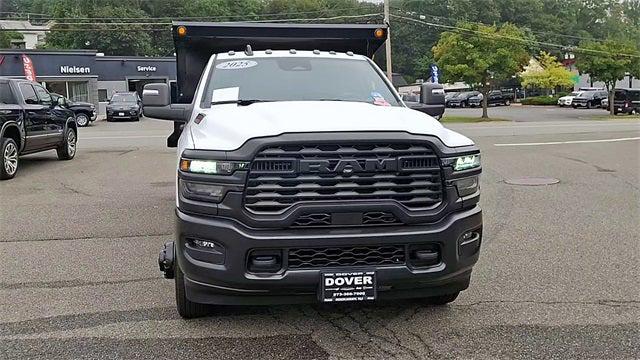 2025 RAM 3500 Chassis Tradesman/Big Horn