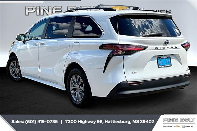 2022 Toyota Sienna XLE