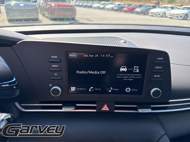 2025 Hyundai Elantra SE