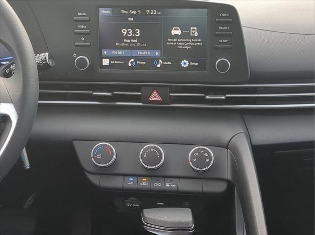 2025 Hyundai Elantra SE