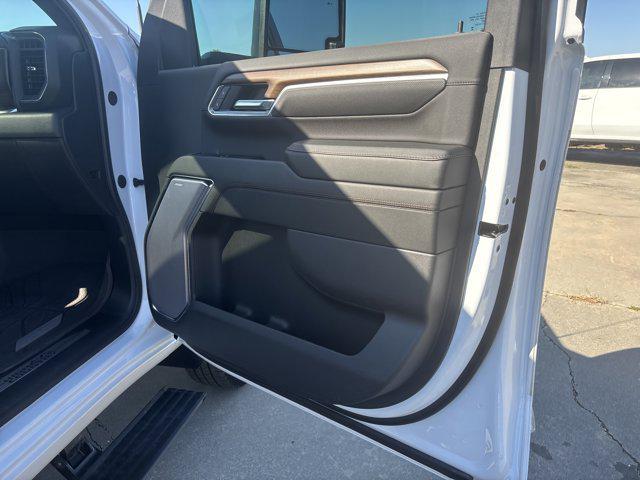 2025 Chevrolet Silverado 3500HD 4WD Crew Cab Long Bed High Country