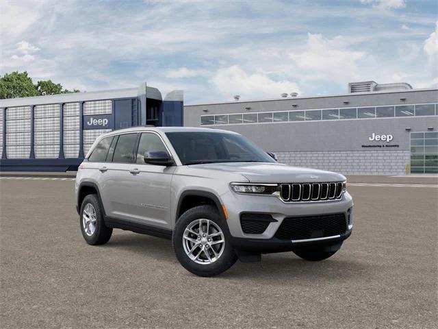 2025 Jeep Grand Cherokee GRAND CHEROKEE LAREDO X 4X4