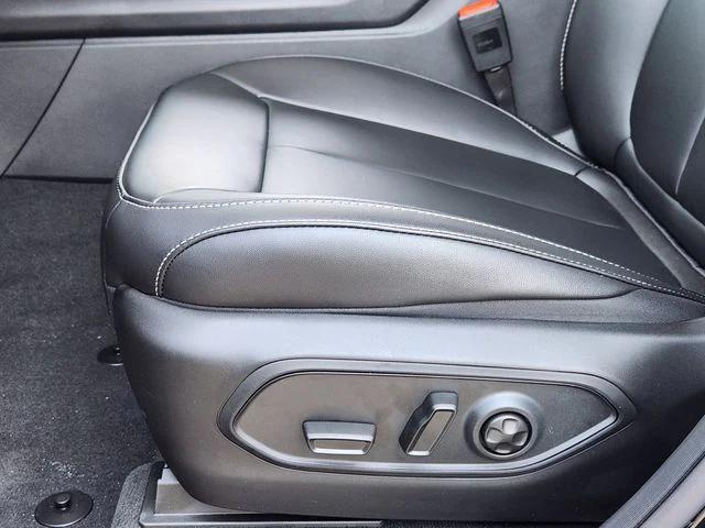 2025 Jeep Grand Cherokee Limited 4x2