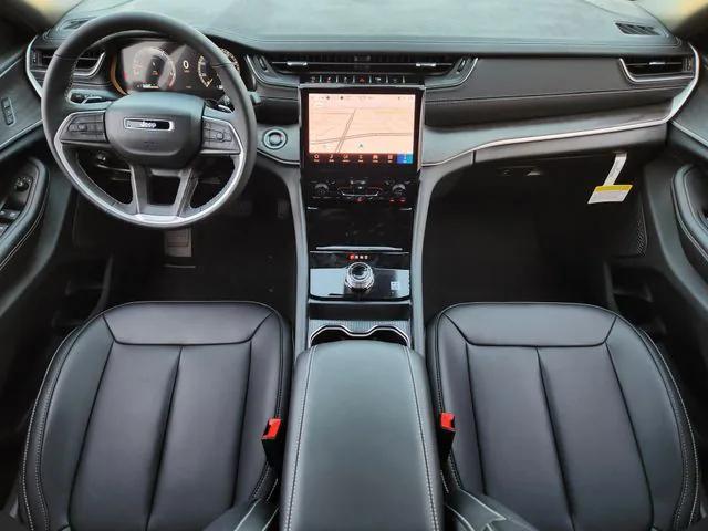 2025 Jeep Grand Cherokee Limited 4x2