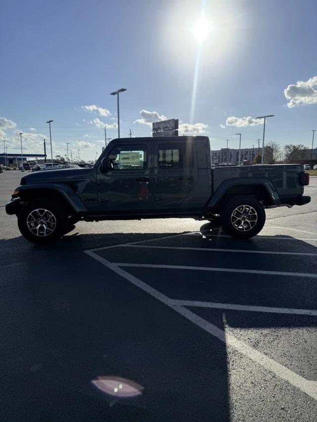 2026 Jeep Gladiator GLADIATOR SPORT S 4X4