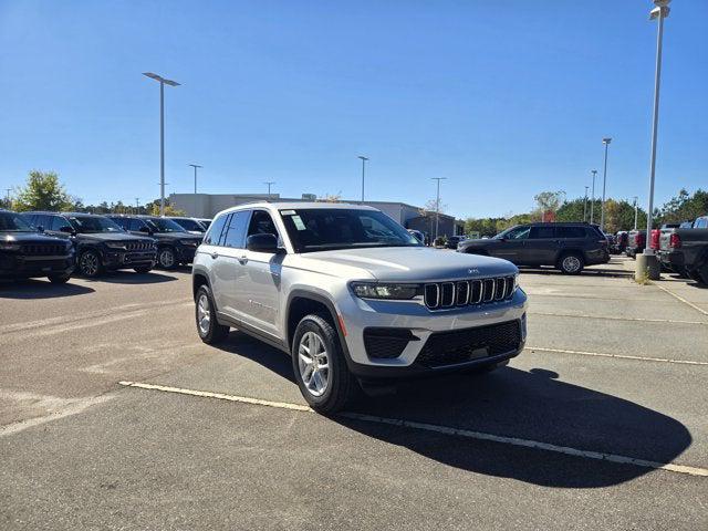 2025 Jeep Grand Cherokee GRAND CHEROKEE LAREDO X 4X2