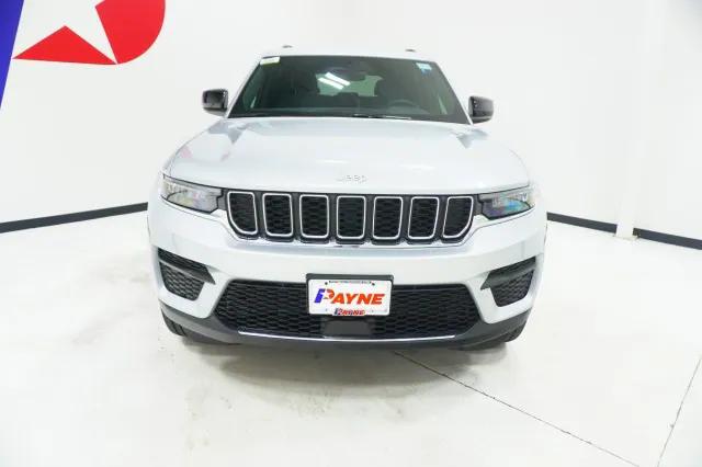 2025 Jeep Grand Cherokee GRAND CHEROKEE LAREDO 4X2