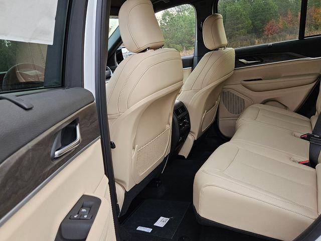 2025 Jeep Grand Cherokee Limited 4x2