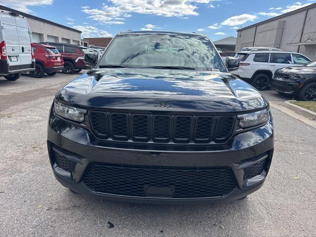 2025 Jeep Grand Cherokee GRAND CHEROKEE ALTITUDE 4X4