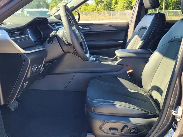 2025 Jeep Grand Cherokee Altitude X 4x2