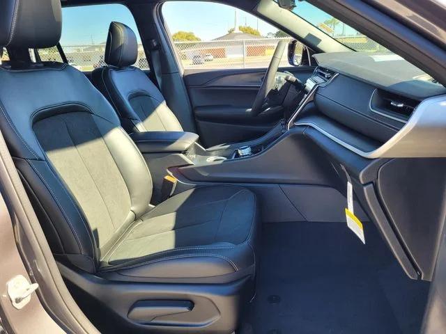 2025 Jeep Grand Cherokee Altitude X 4x2