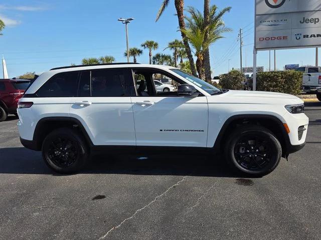 2025 Jeep Grand Cherokee Altitude X 4x2